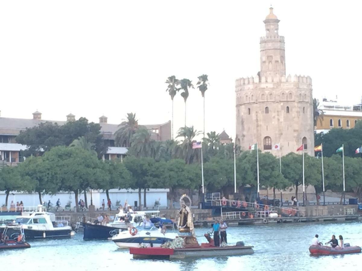 Betis A La Orilla Del Guadalquivir & Vistas A La Giralda Apartment Seville Luaran gambar